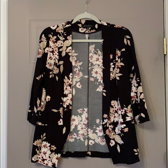 Dynamite Small black floral printed jacket - Picture 2 of 6
